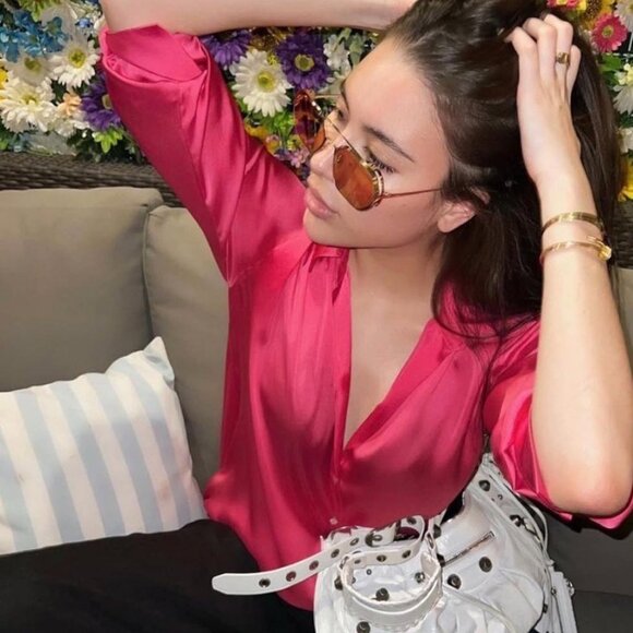 Fendi FE40039U 10L Geometric Sunglasses - Gold/Yellow Mirror main image 9